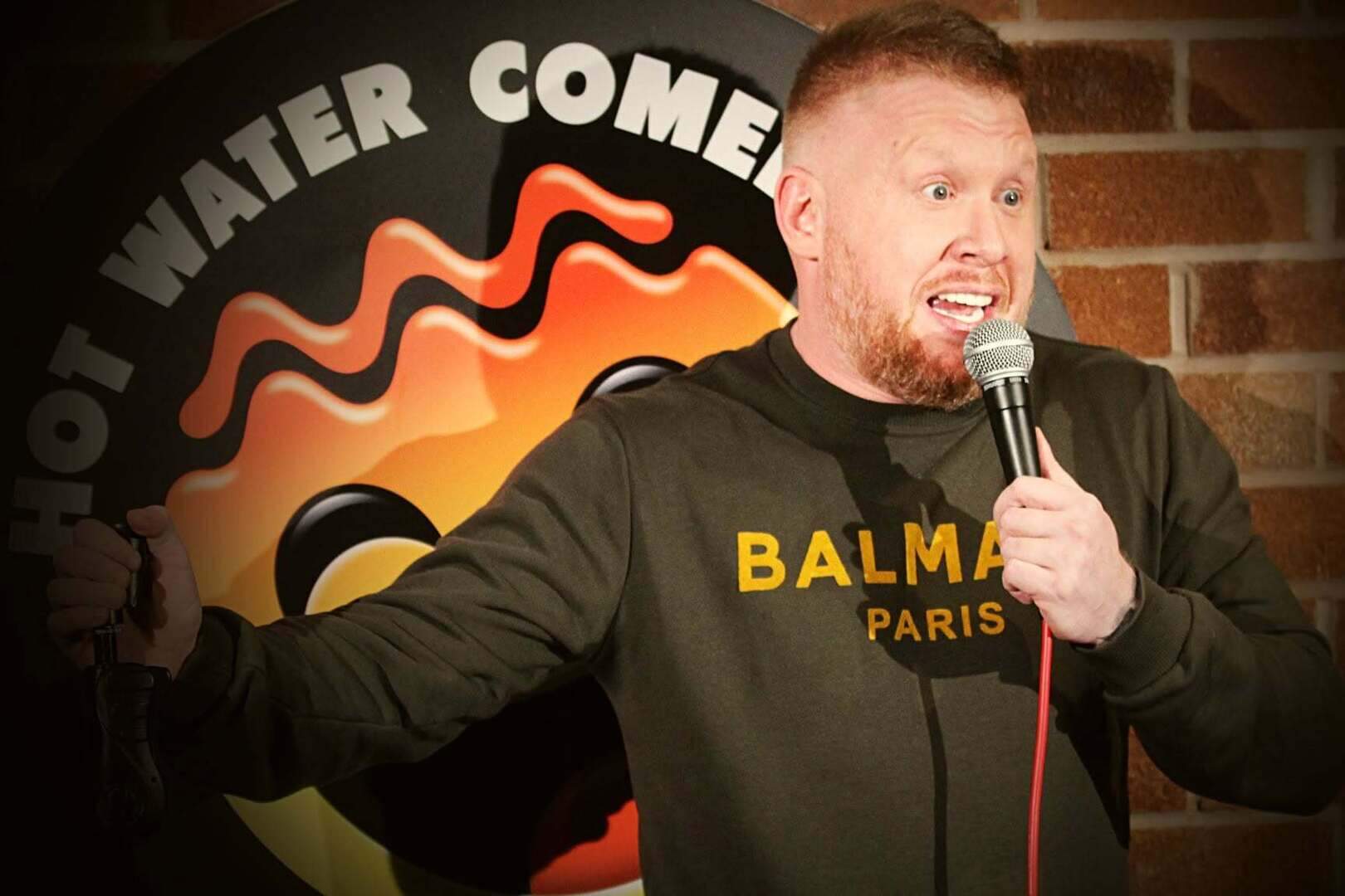 comedian-paul-smith-charters-plane-to-belfast-after-aer-lingus-passport