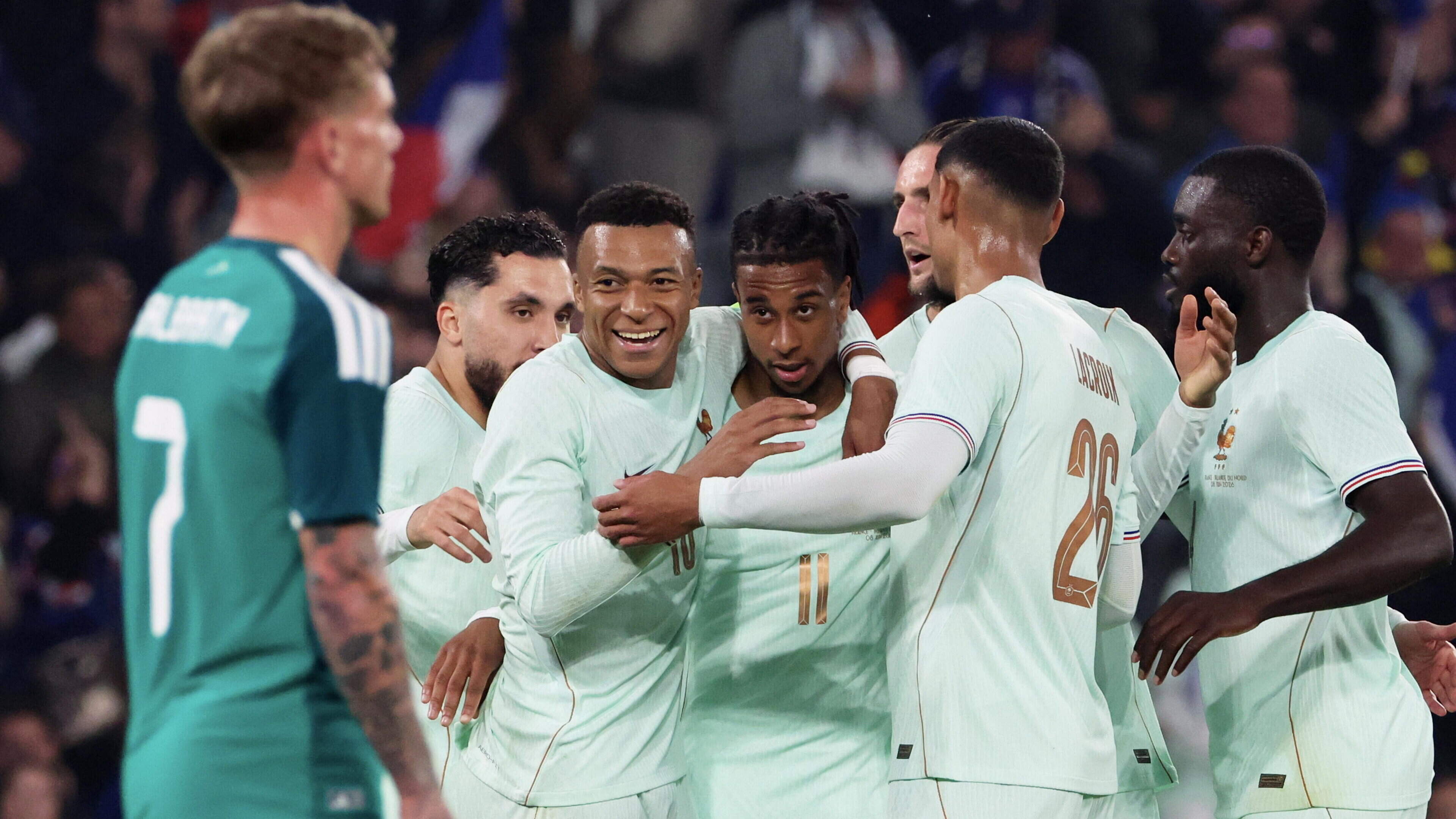 France, Spain... an outsider? Former Northern Ireland stars give us their World Cup prediction