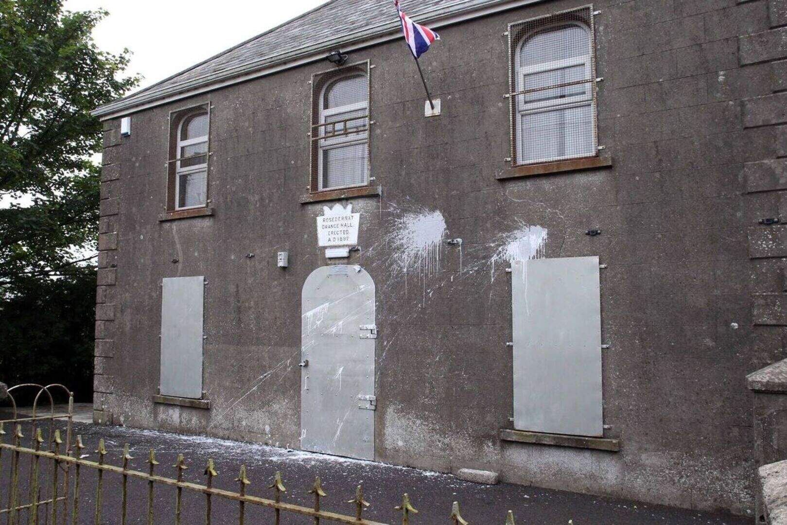 Orange hall paint bombed in Co Antrim - Union flags stolen in Kilkeel ...