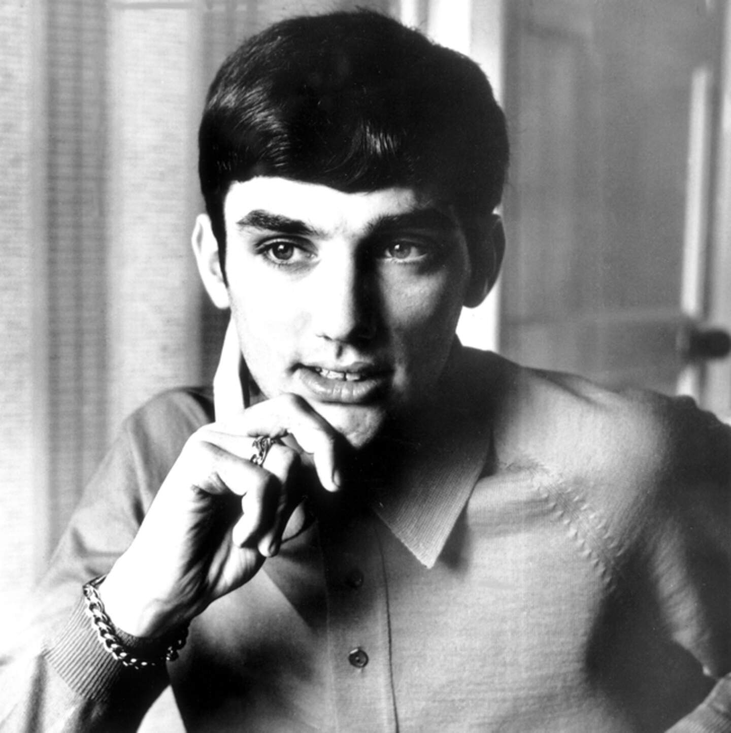 George Best fans still flock to final resting place decade after ...