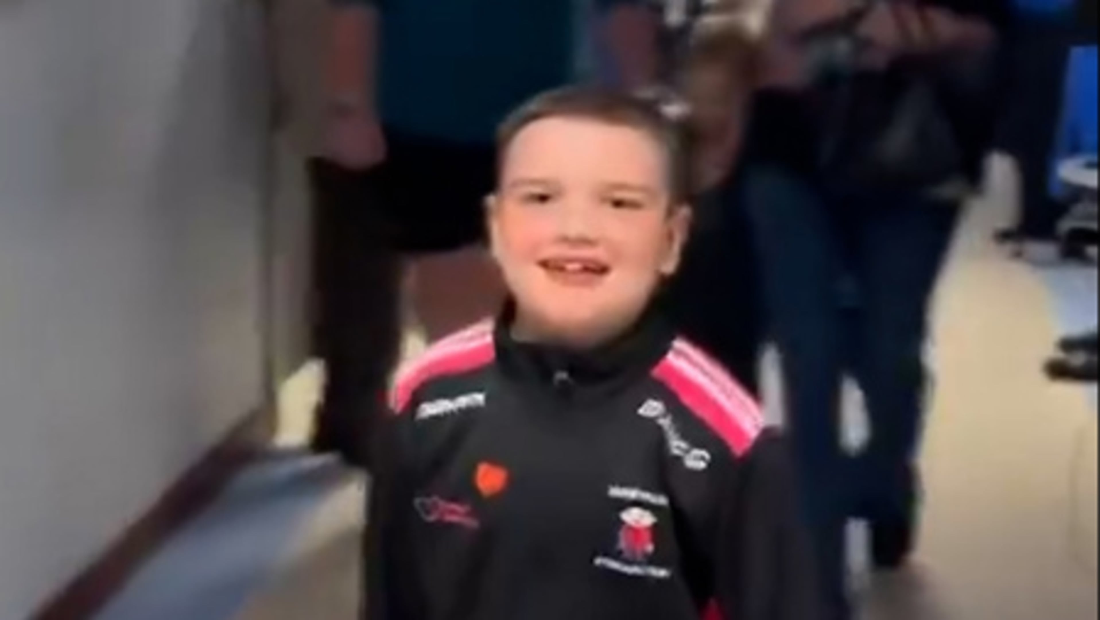 Staff at hospital where Dáithí received heart transplant clap as he leaves with the ‘greatest gift of all - the gift of life’