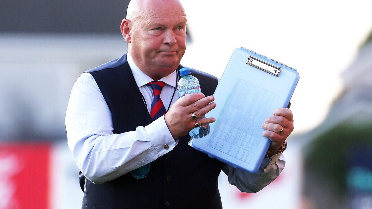 Updates from Shamrock Park as Portadown boss David Jeffrey faces his old club Linfield