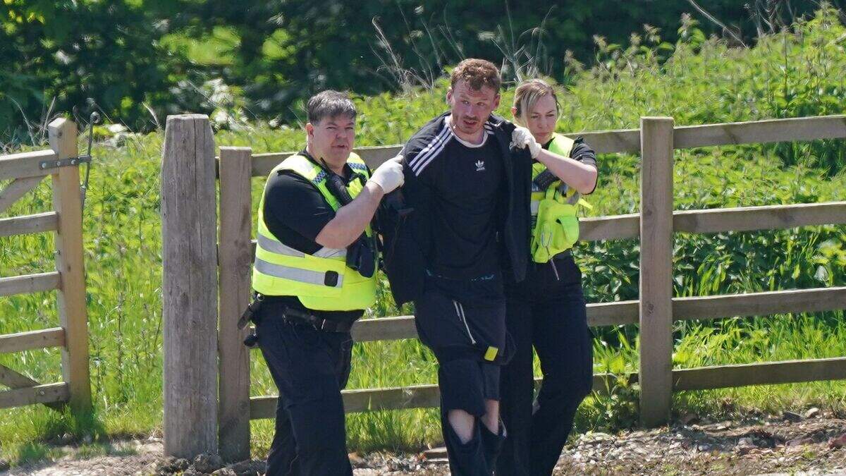 Detectives probe ‘lift’ murder suspect took on day of double stabbing ...
