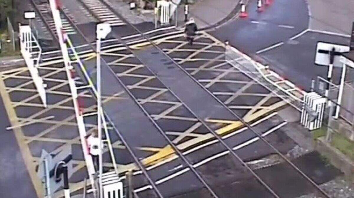 Irish Rail shares terrifying footage of level crossing near-misses ...
