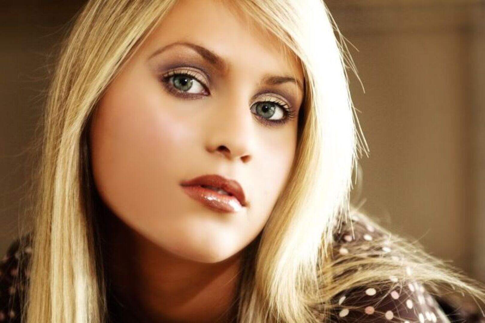 Helen McConnell is a model missus | Belfast Telegraph