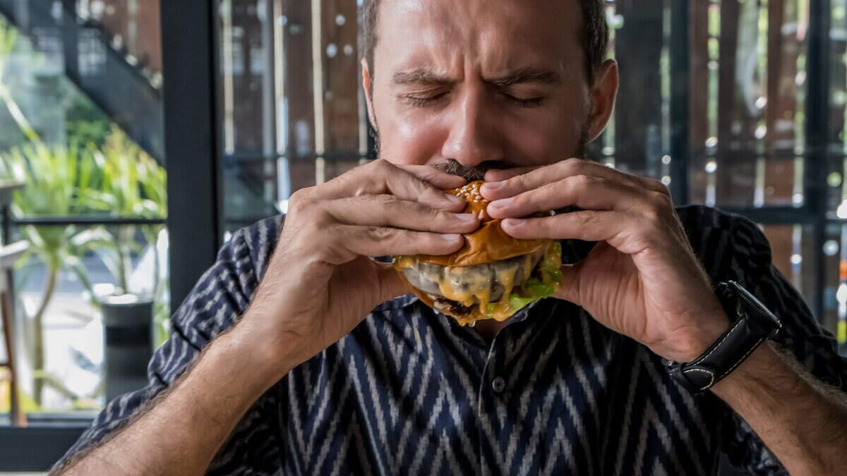 Should food influencers be required to have a licence in order to do reviews?