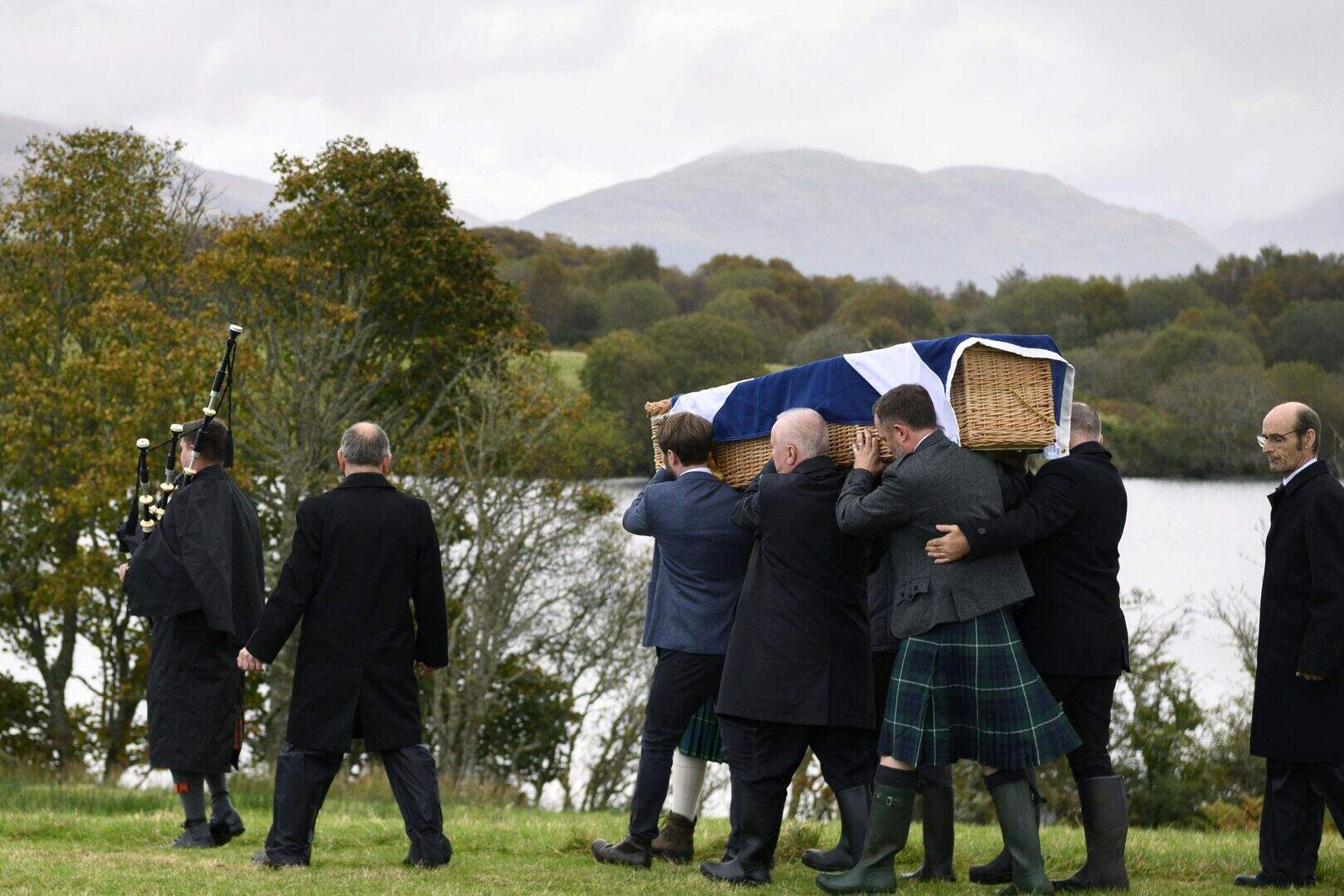 Lawyer who helped steal Stone of Destiny hailed as ‘Scottish icon’ at ...
