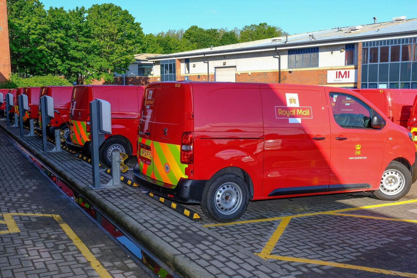 Royal Mail to increase electric vehicles in its fleet | Belfast Telegraph