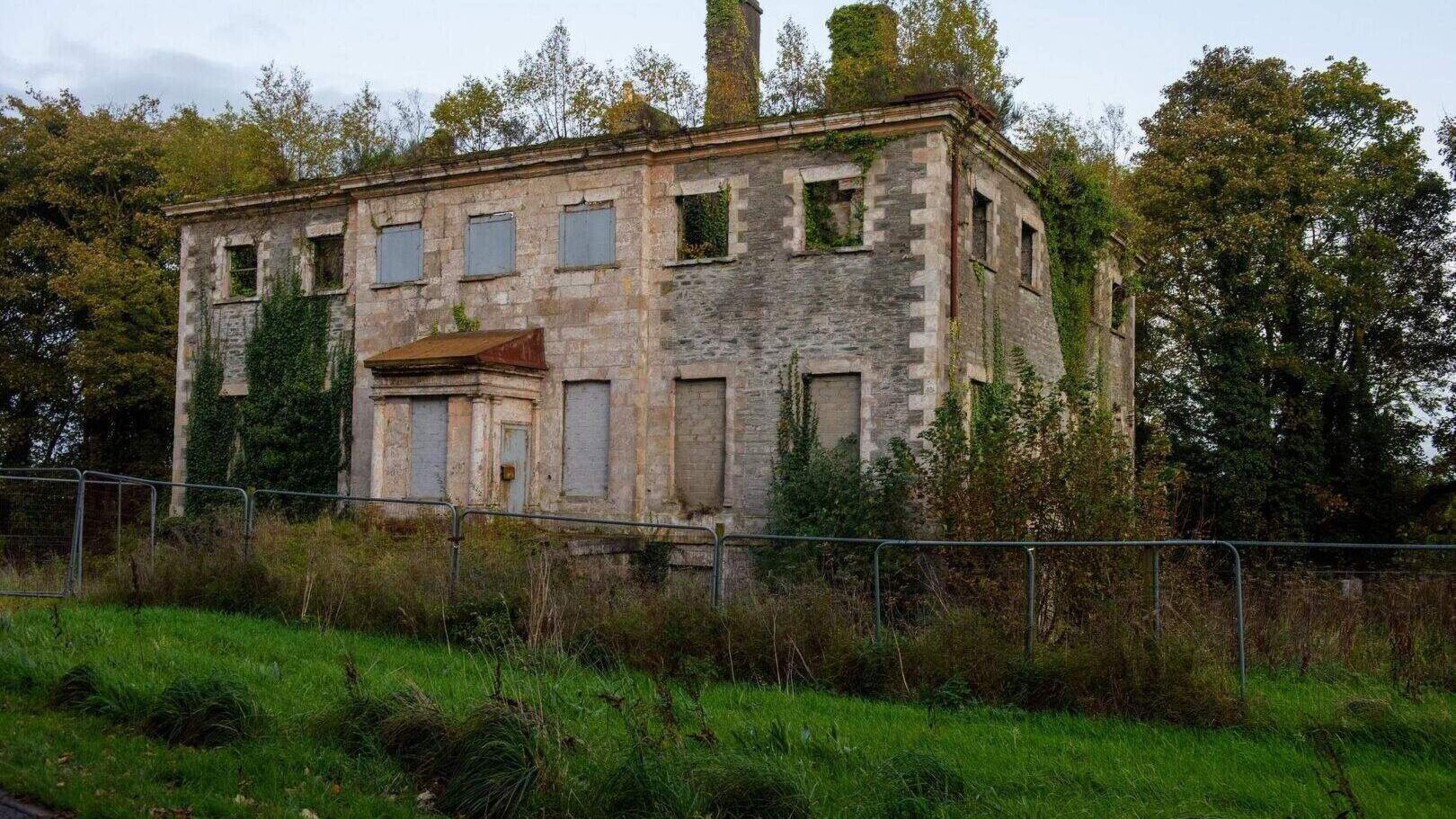 Plans to restore derelict Georgian mansion in Derry are recommended for approval