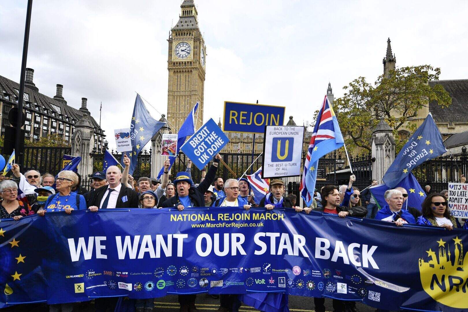 Thousands of protesters rally in London to call for the UK to rejoin ...