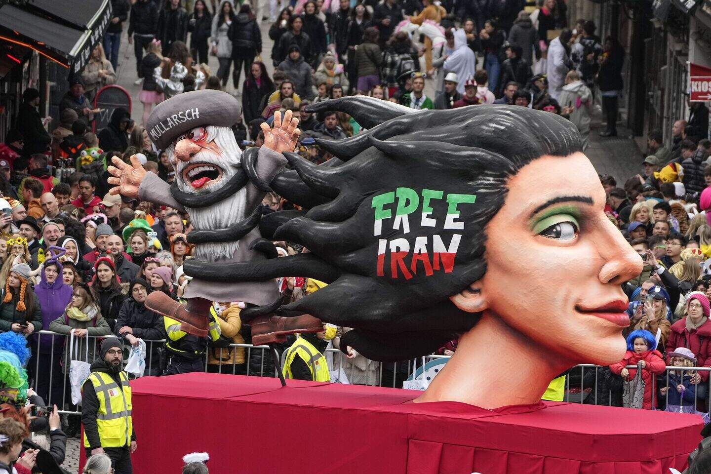 In Pictures: Revellers enjoy Carnival street parades across Germany ...
