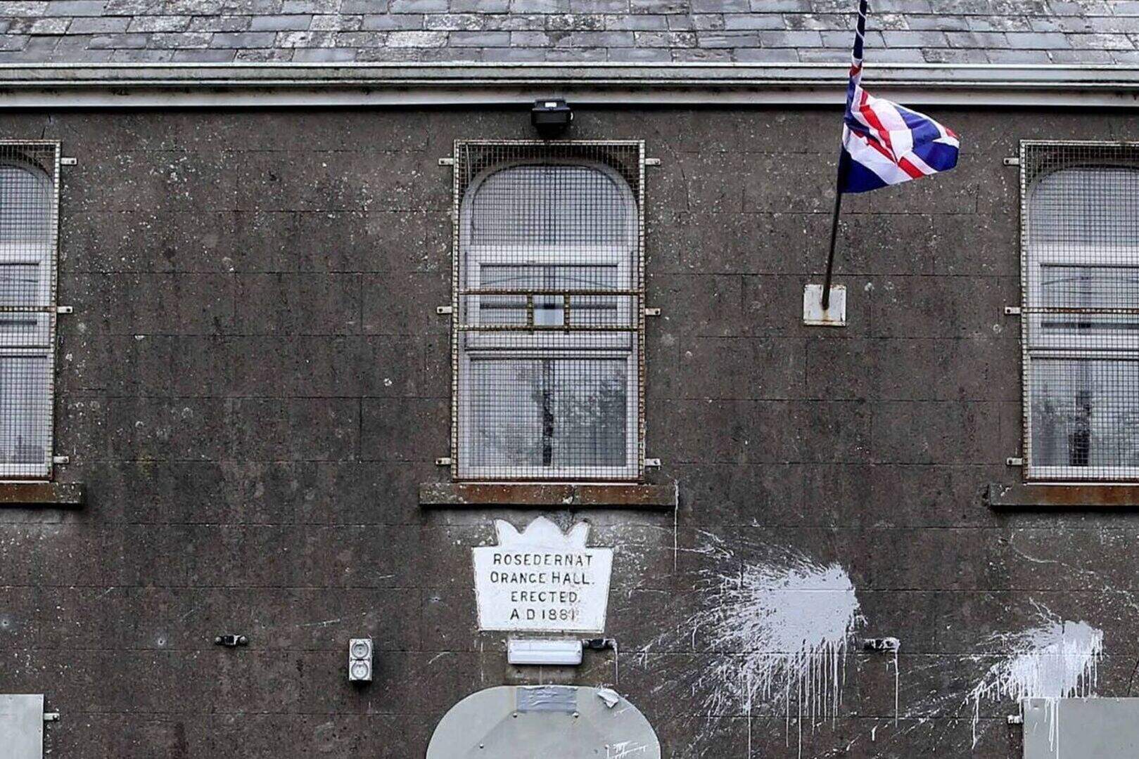 Orange hall paint bombed in Co Antrim - Union flags stolen in Kilkeel ...