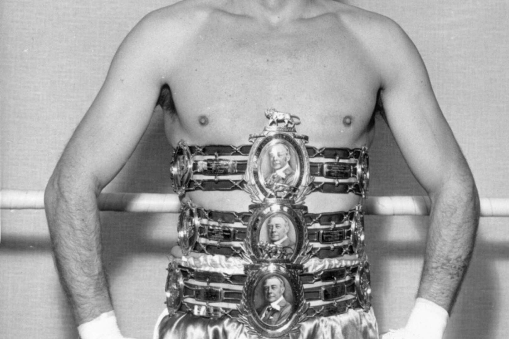 Sir Henry COOPER British Boxing Legend Signed Mounted 10x8 Photo 1