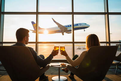 Wind your neck in, Mr Ryanair... you’re not going to stop me necking a ...