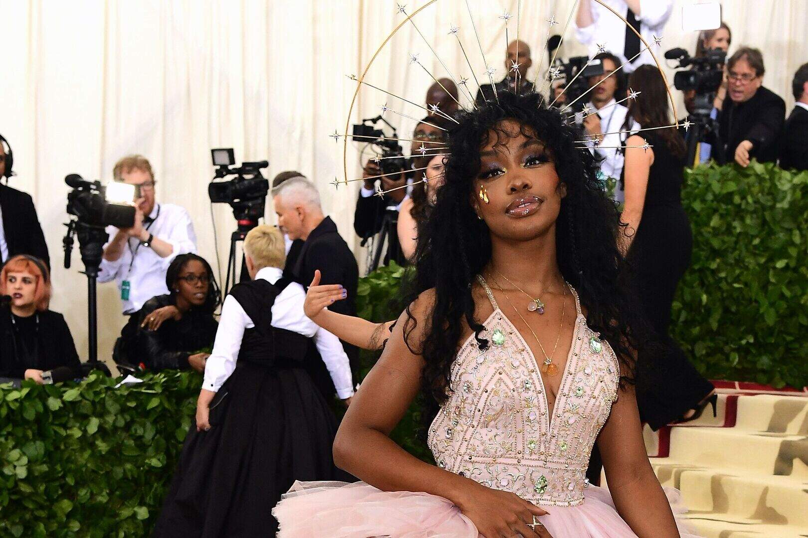 SZA thanks doctors and reveals her voice is not permanently damaged ...