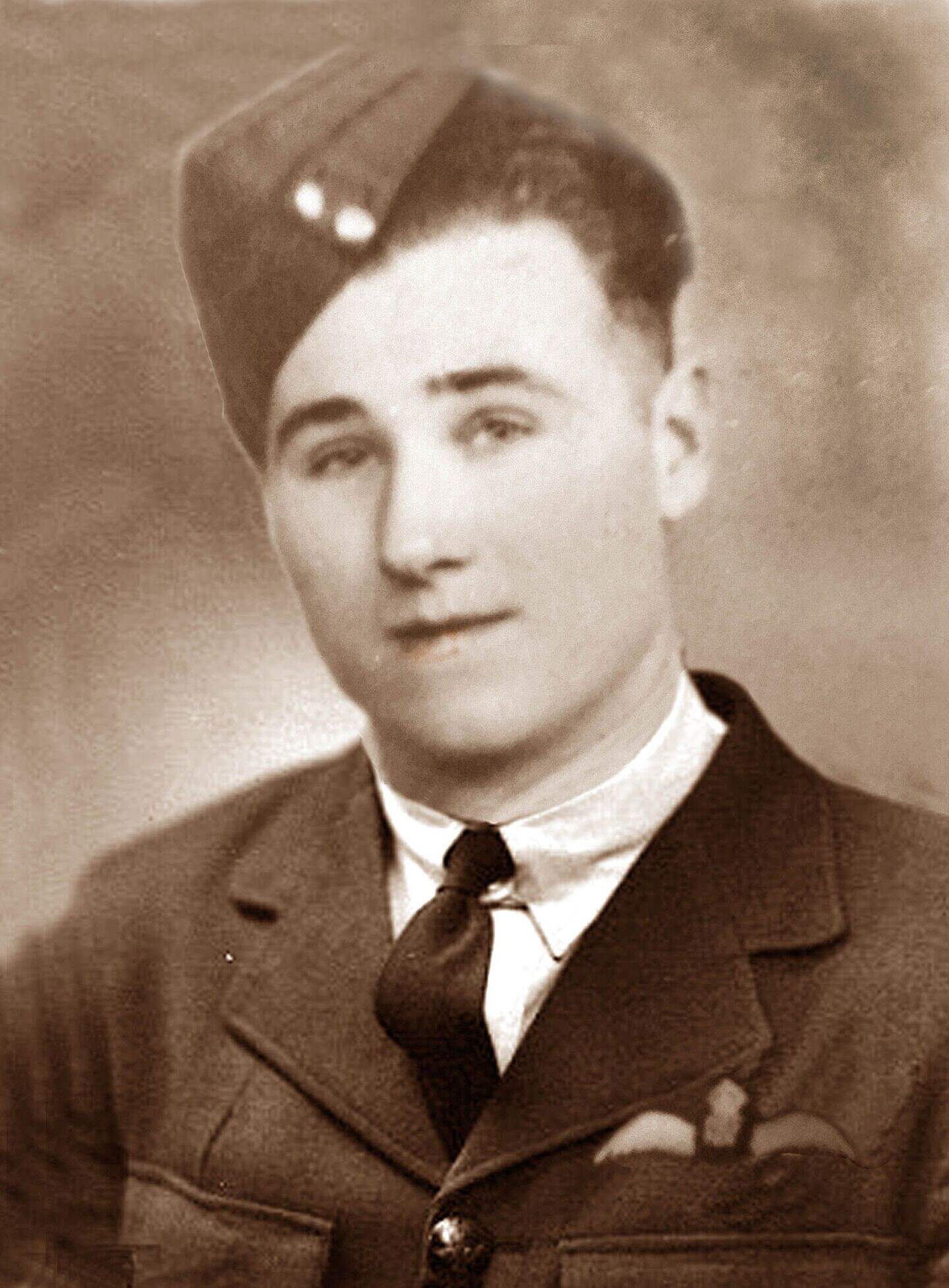Remains of RAF airmen who died during WW2 buried during ceremonies ...