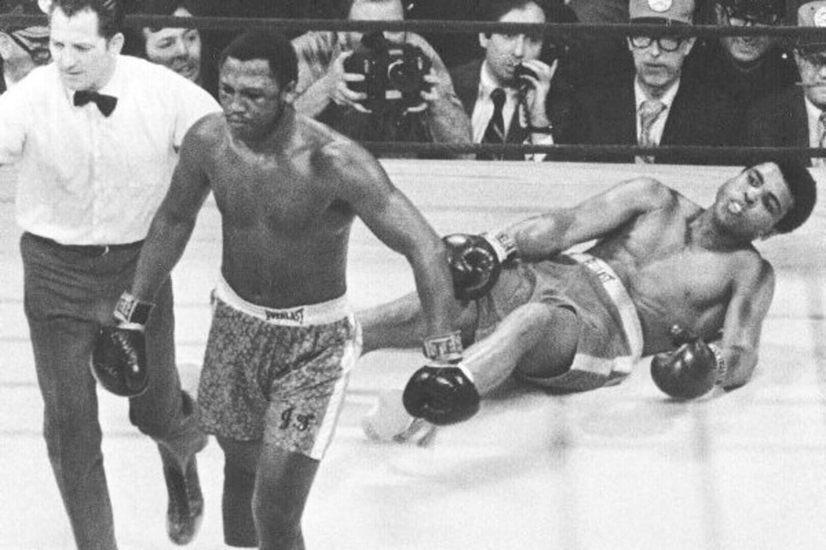 The world has lost a great champion, laments Joe Frazier's old rival ...
