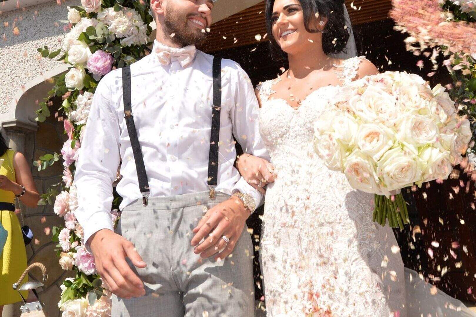Sunshine and smiles as Northern Ireland ace Stuart Dallas ties knot ...