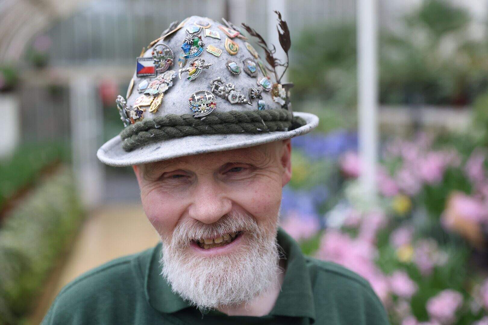 Belfast parks gardener Archie Parke hanging up tools after 50 years ...