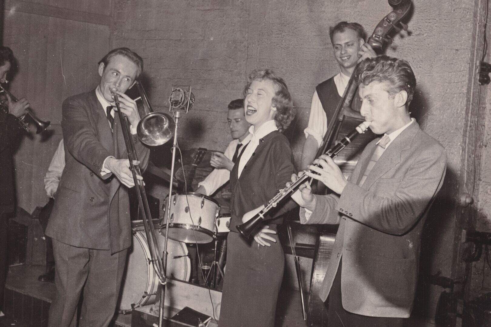 The star of the British jazz and blues scene in the early 1960s from ...