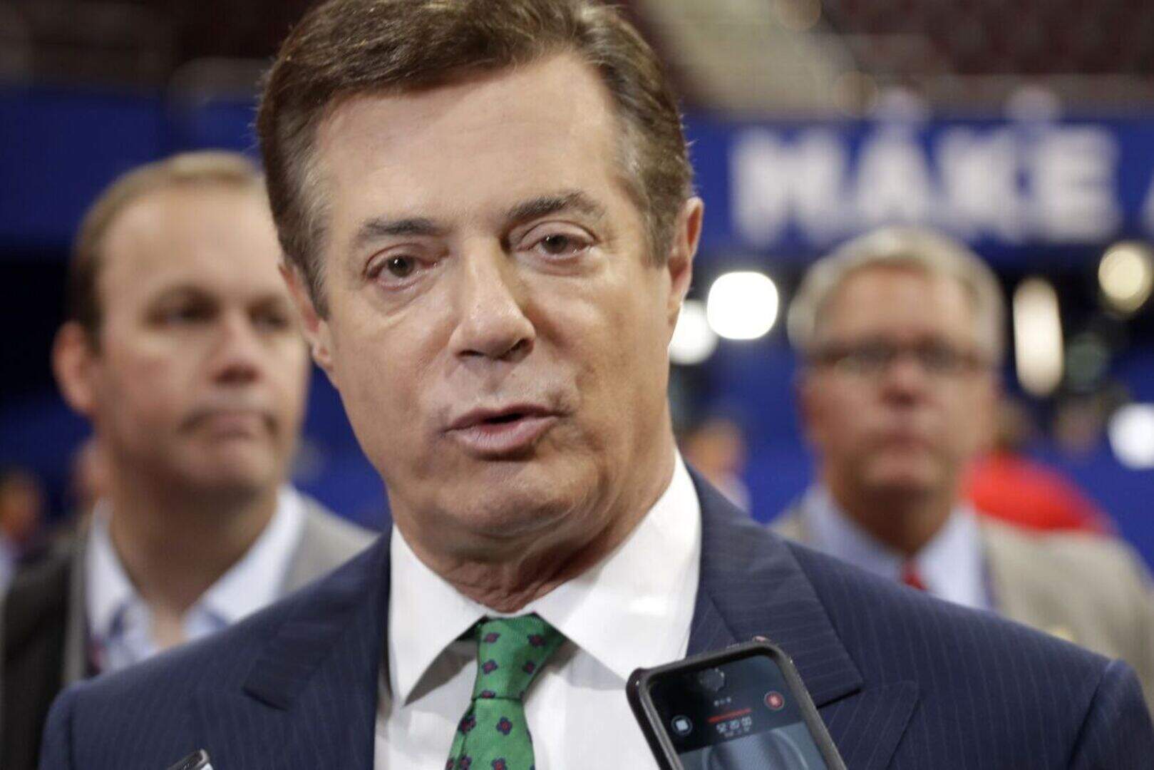 Trump campaign chief 'offered to brief' Russian billionaire on ...