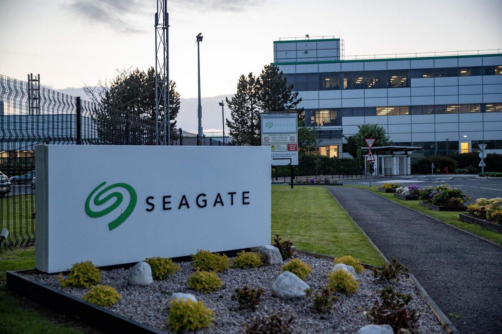 Derry’s biggest employer Seagate sees mass exodus of over 220 operators ...