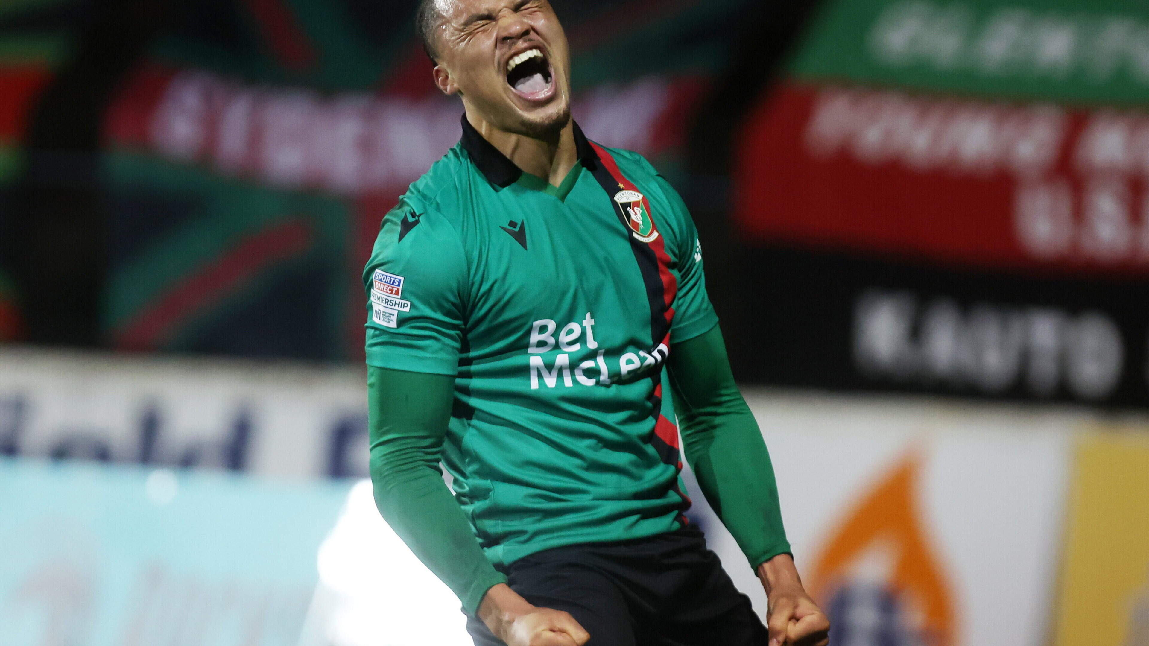 Former Glentoran defender agrees shock switch to Scottish Premiership giants