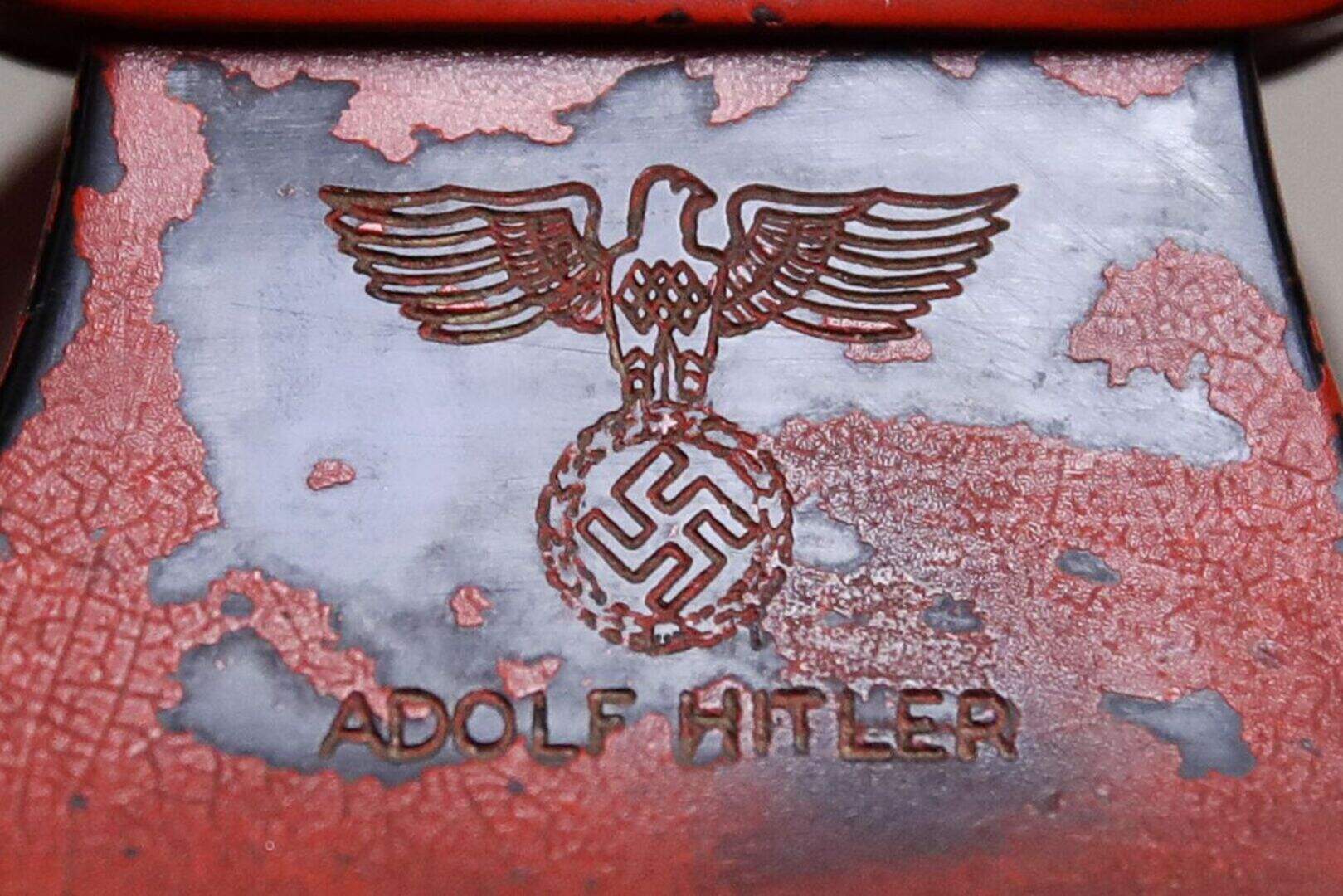 Adolf Hitler's wartime telephone sells at auction for almost £200,000 ...