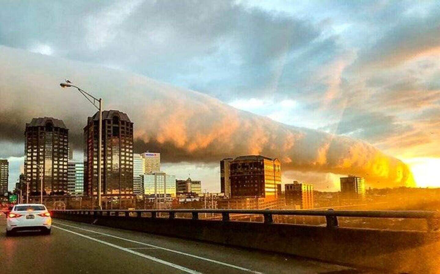 A rare and unusually beautiful roll cloud was spotted in Virginia ...