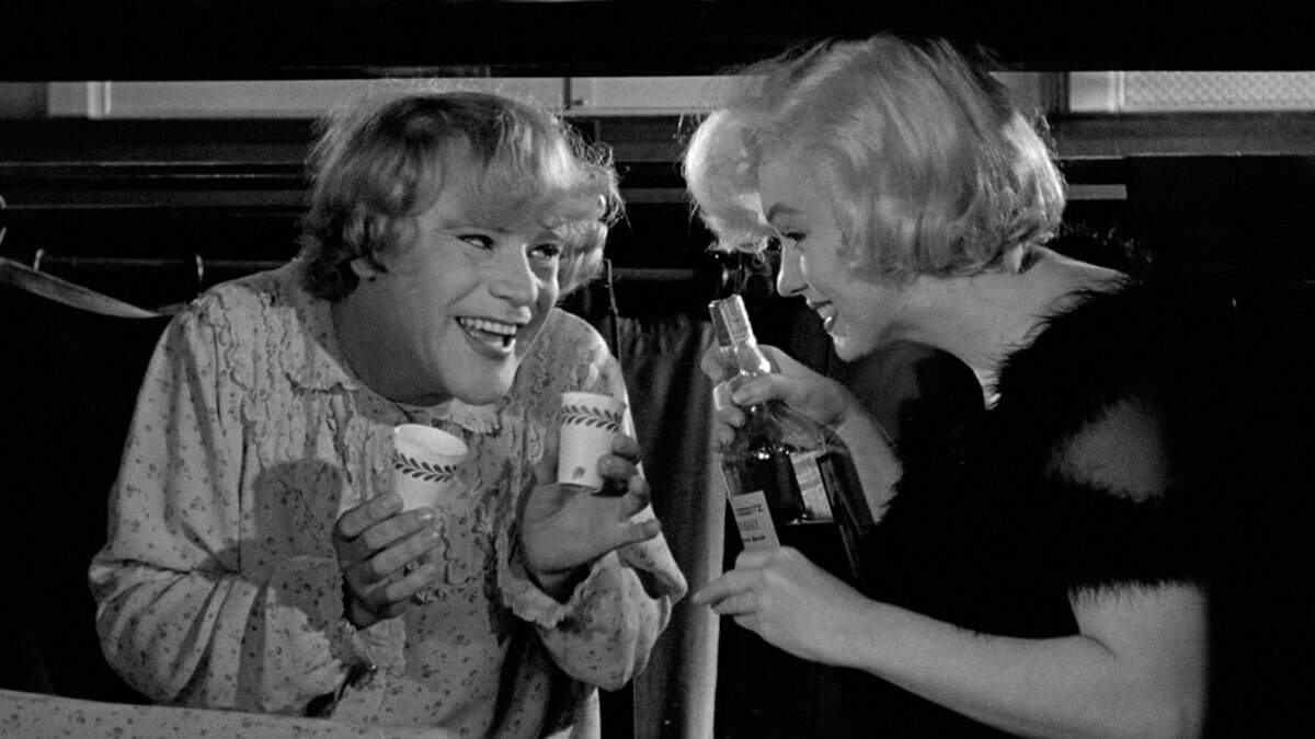 Hollywood’s Champagne supernova… the perfect drinks to toast Marilyn Monroe’s 100th birthday