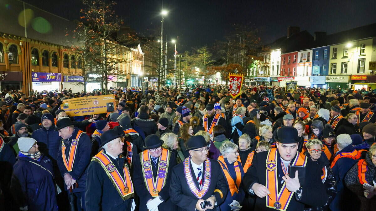 DUP in disarray over Lockhart quit threat and loyalist support for MP at huge Portadown rally