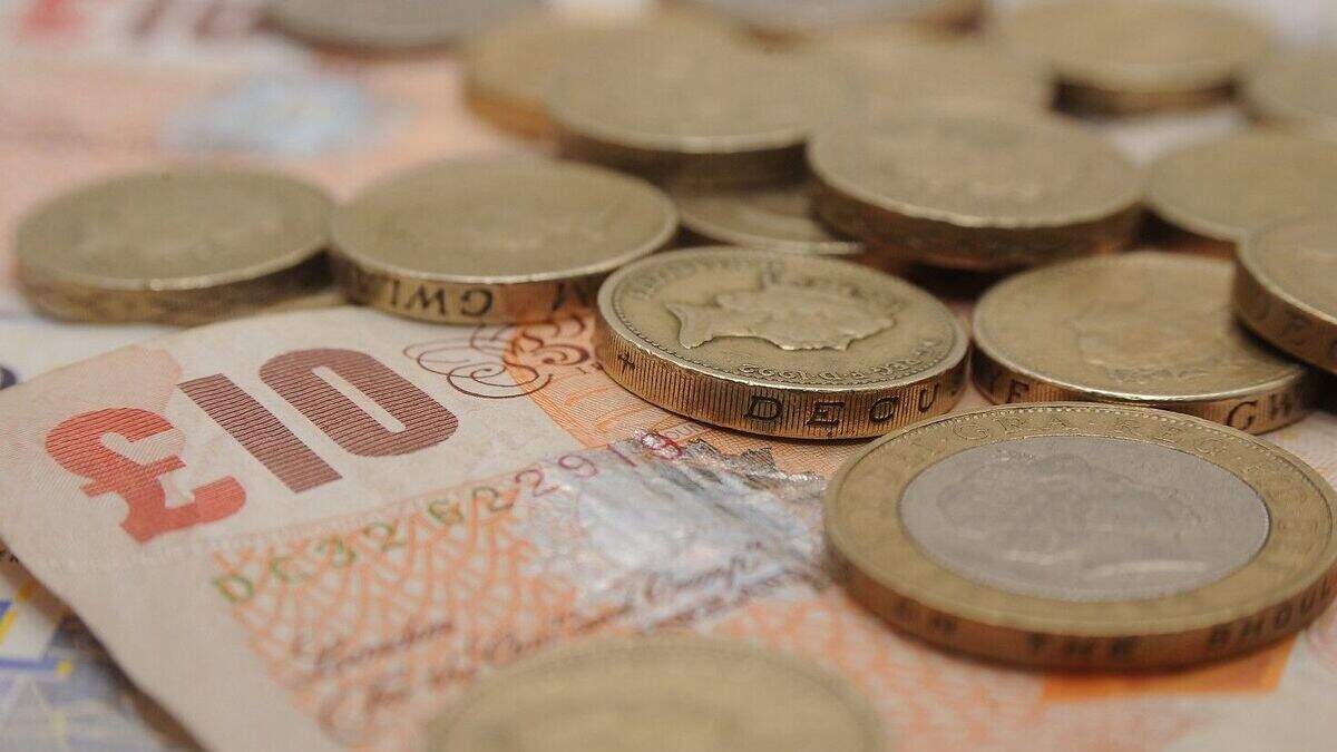 Fifth of Northern Ireland people raised in broken home, survey reveals ...