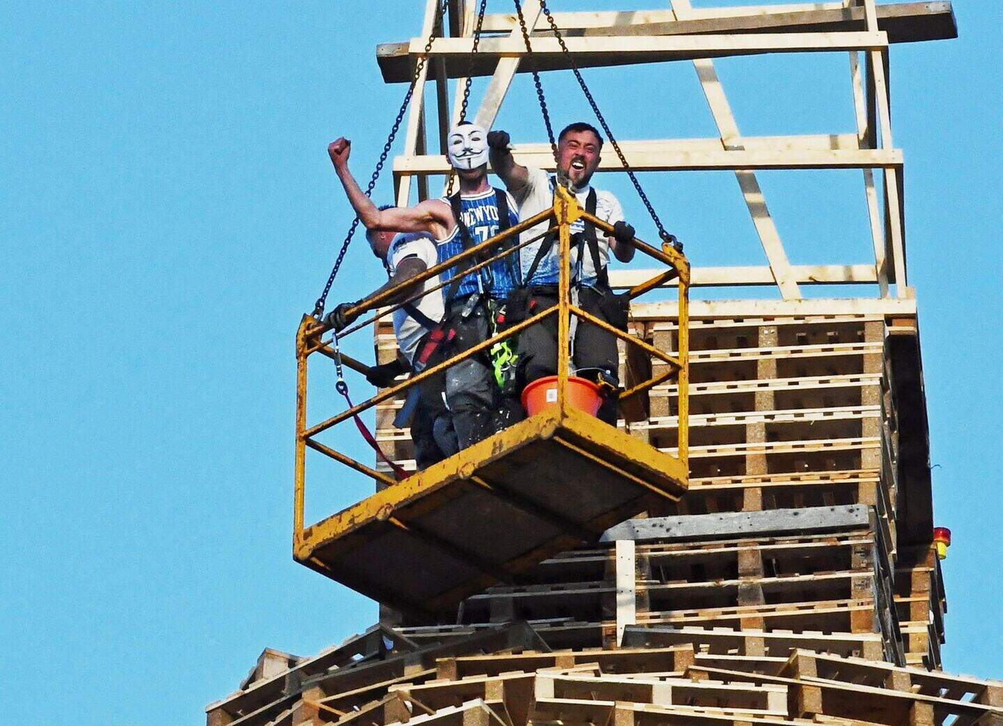 Allison Morris: 200ft Craigyhill bonfire ‘dedicated to Mr Steele ...