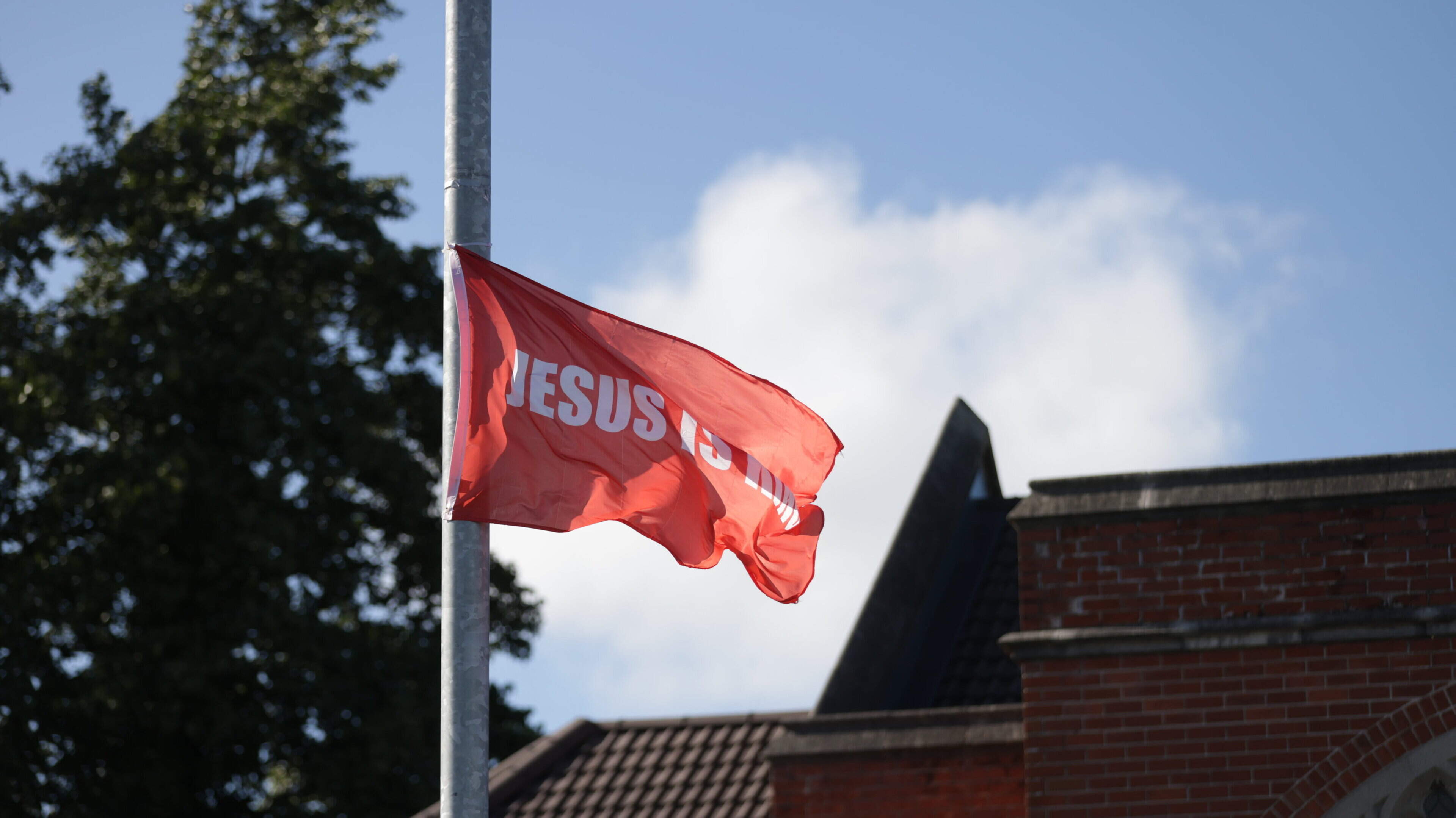 UDA placing spies near churches to see if recent spate of members claiming to be born again are genuine