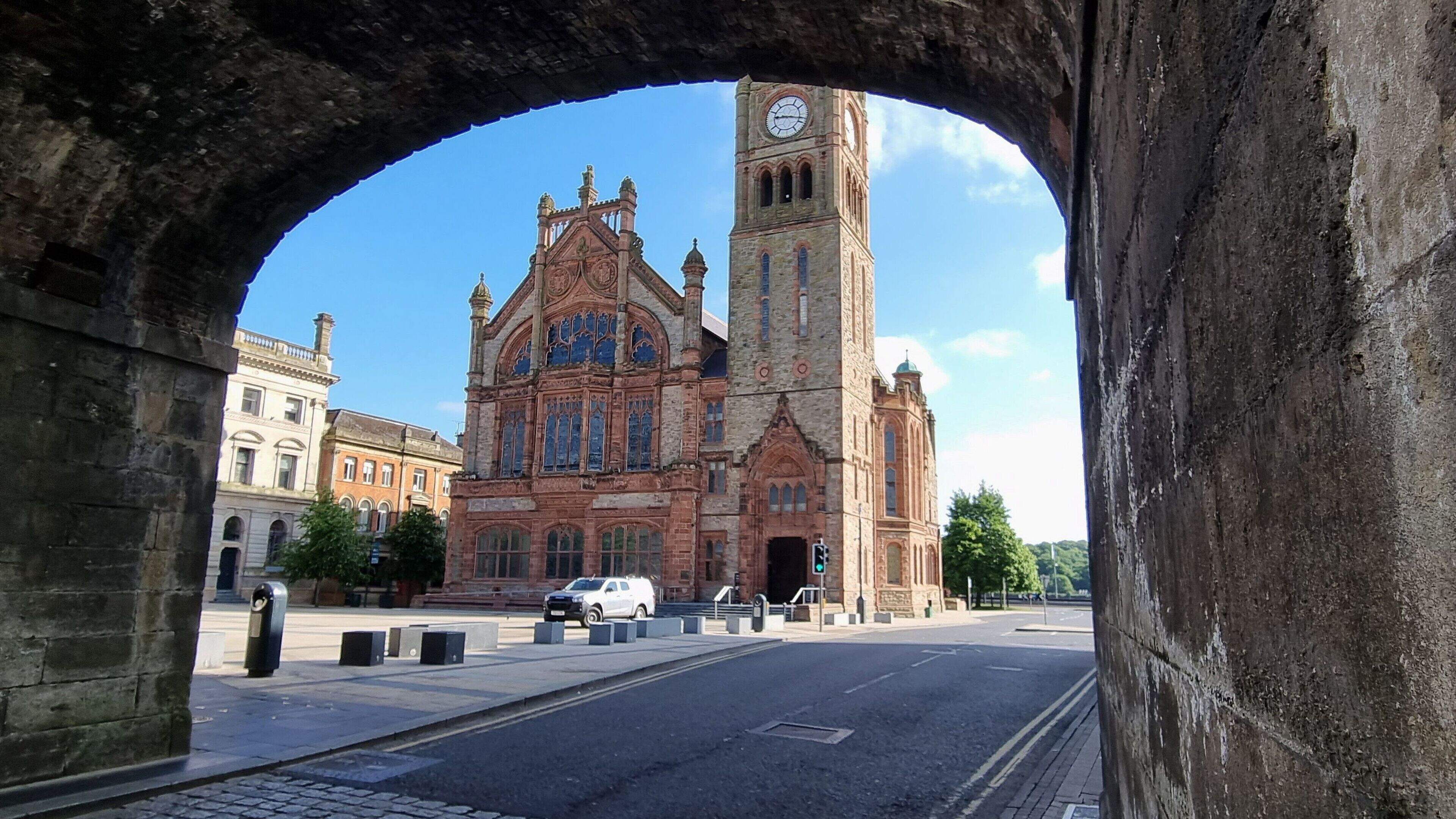 Councillors baffled as most new dual language street sign bids in Derry fall short of 15% threshold