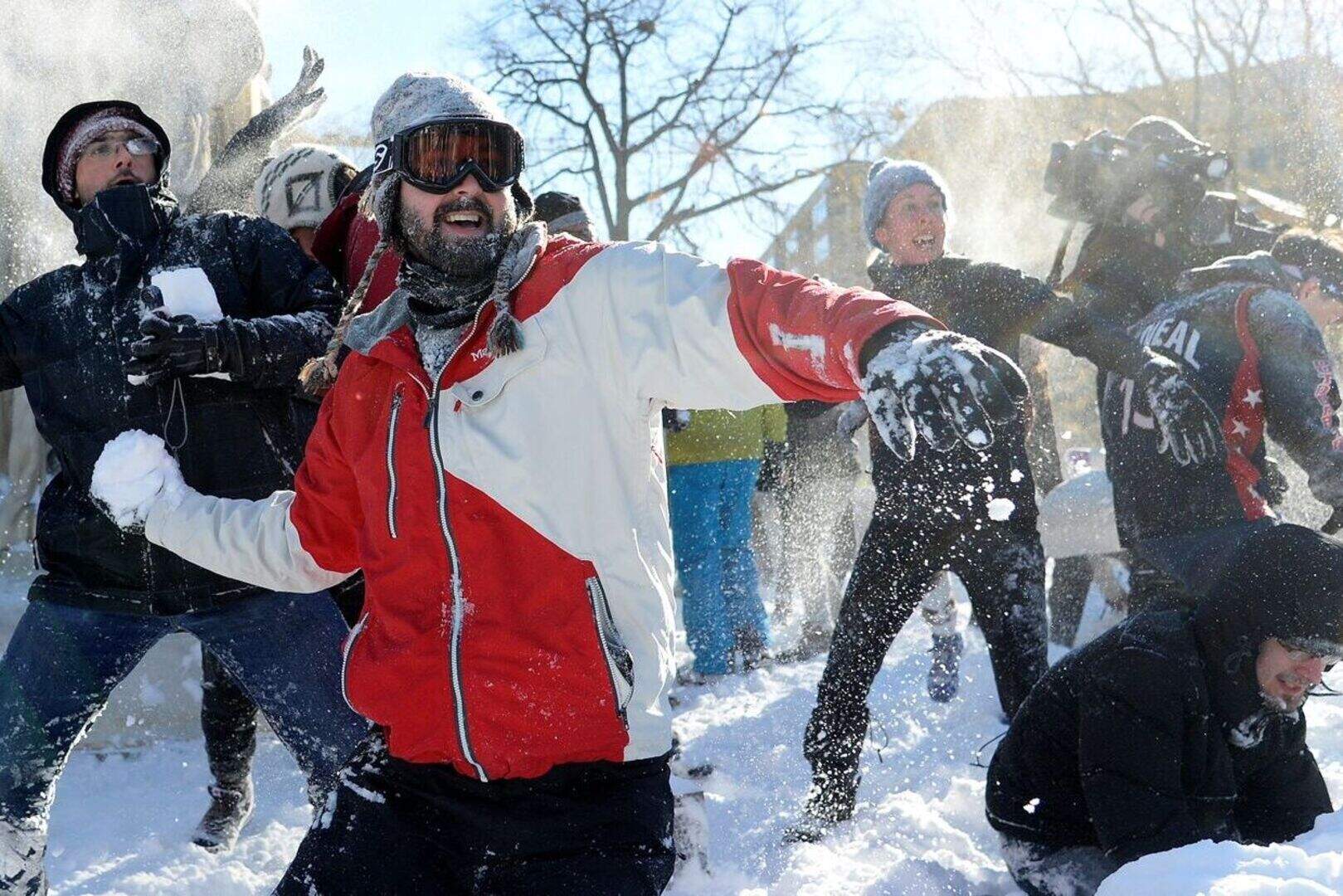 New York and Washington grind to a halt after heavy snowfall | Belfast ...