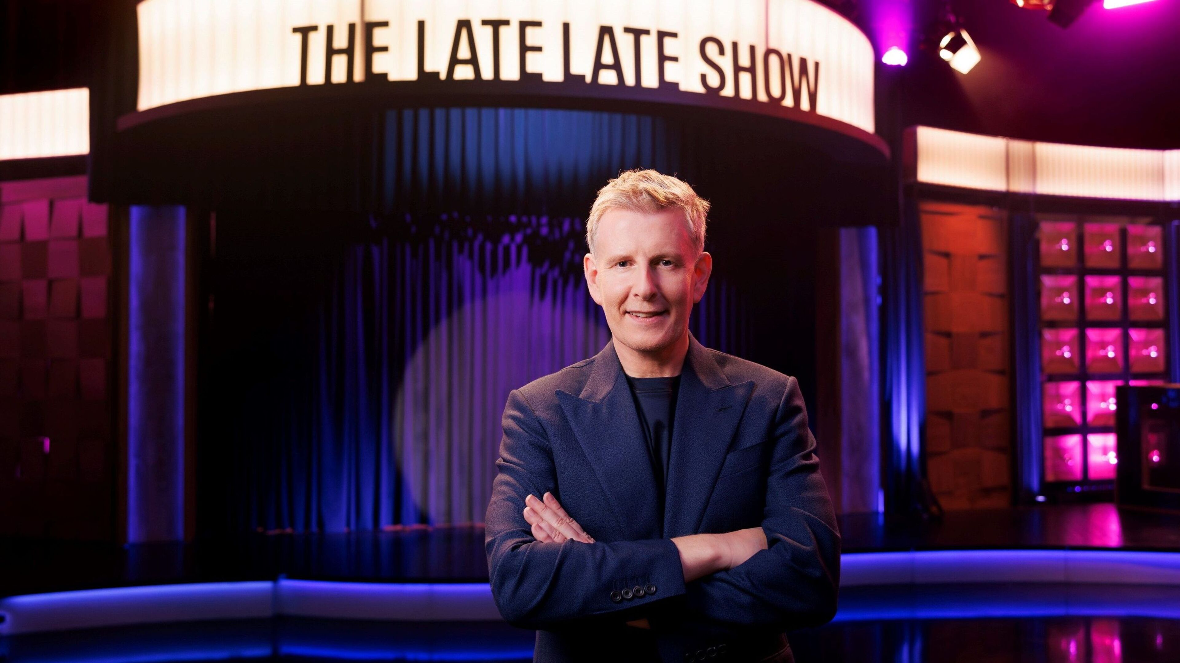 Patrick Kielty’s contract renewal a bit on the ‘Late Late’ side as delays in RTÉ boss’ pay talks hold up progress