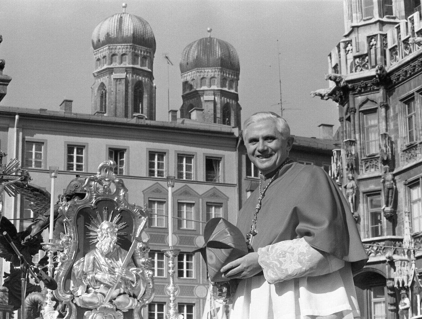 Benedict XVI, first pope to resign in 600 years, dies aged 95 | Belfast ...