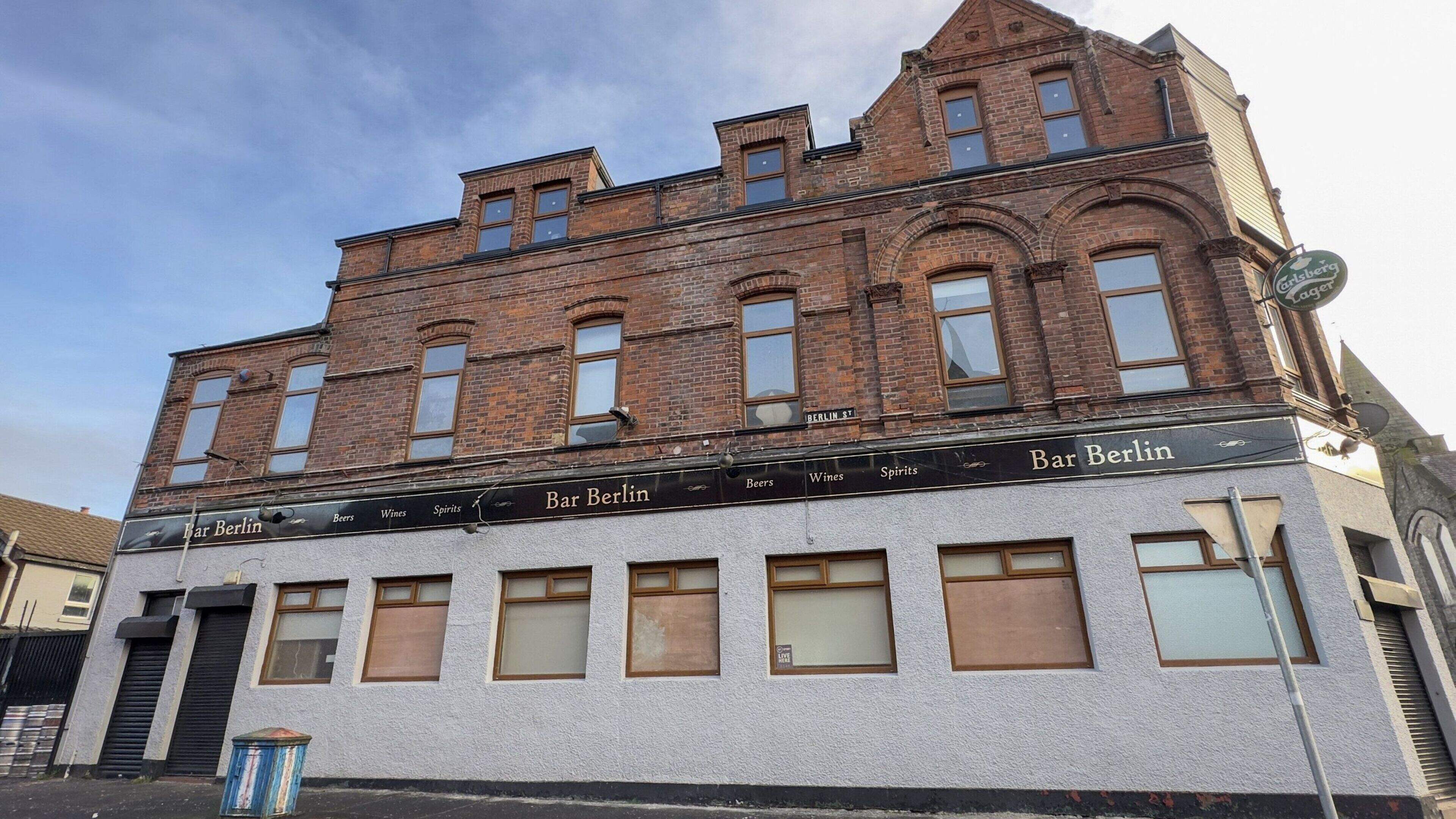 PSNI officers ‘tipped off Shankill Road bar owners about Covid checks’