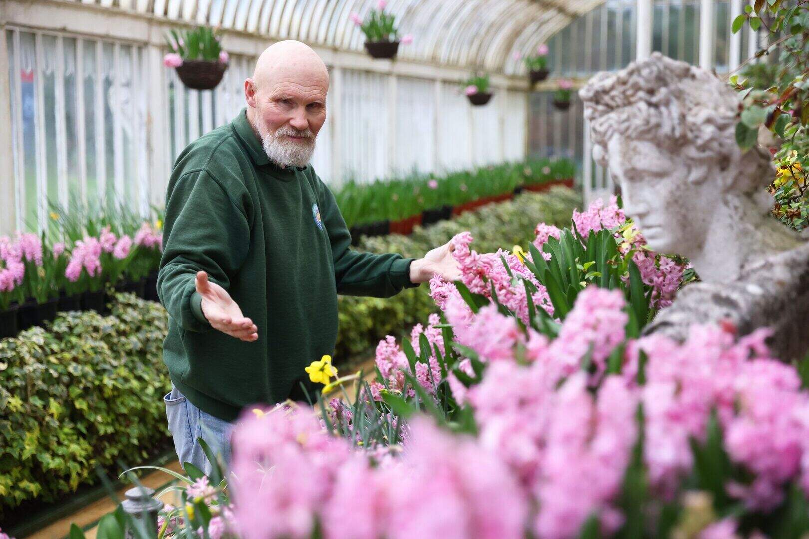 Belfast parks gardener Archie Parke hanging up tools after 50 years ...