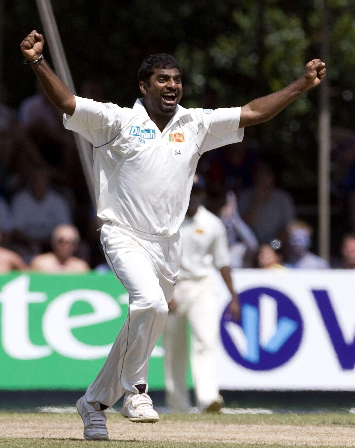 On this day in 2004: Muttiah Muralitharan beats Shane Warne to Test ...