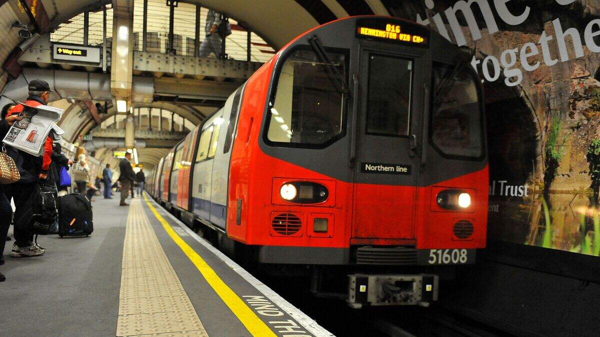 Northern line shutdown causes chaos for commuters | Belfast Telegraph