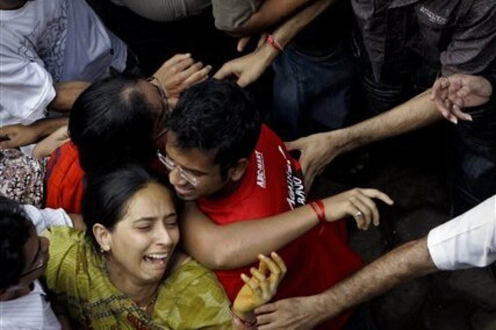 Mumbai photographer: I wish I'd had a gun, not a camera. Armed police ...
