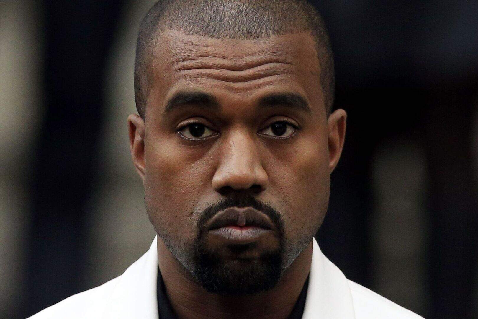 Kanye West apologises for online attacks and use of all capital letters ...