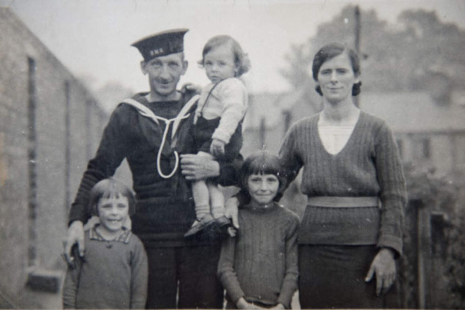 Belfast Blitz: The unknown Protestants and Catholics united in death ...
