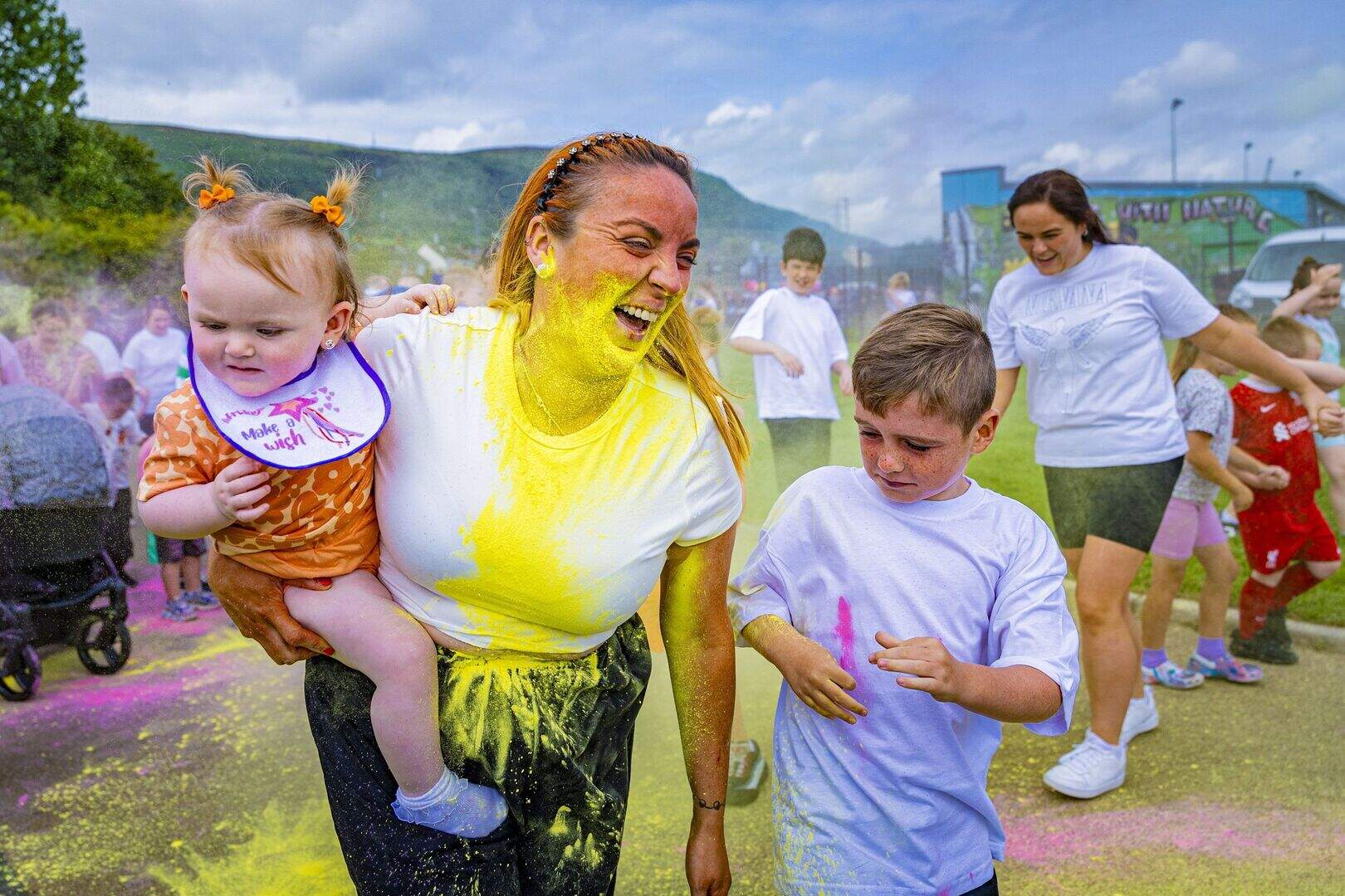 Féile an Phobail: ‘Fantastic’ fun day in west Belfast as families enjoy ...
