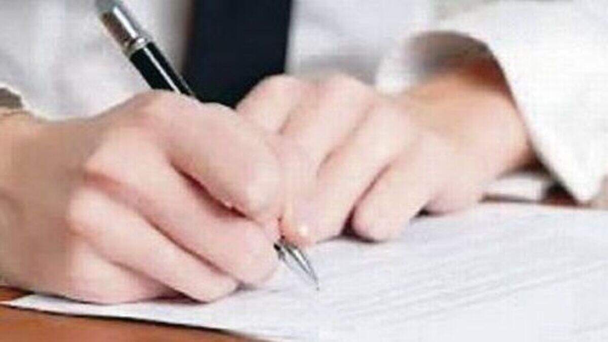 Reward is offered for the return of stolen love letters sent to Belfast ...