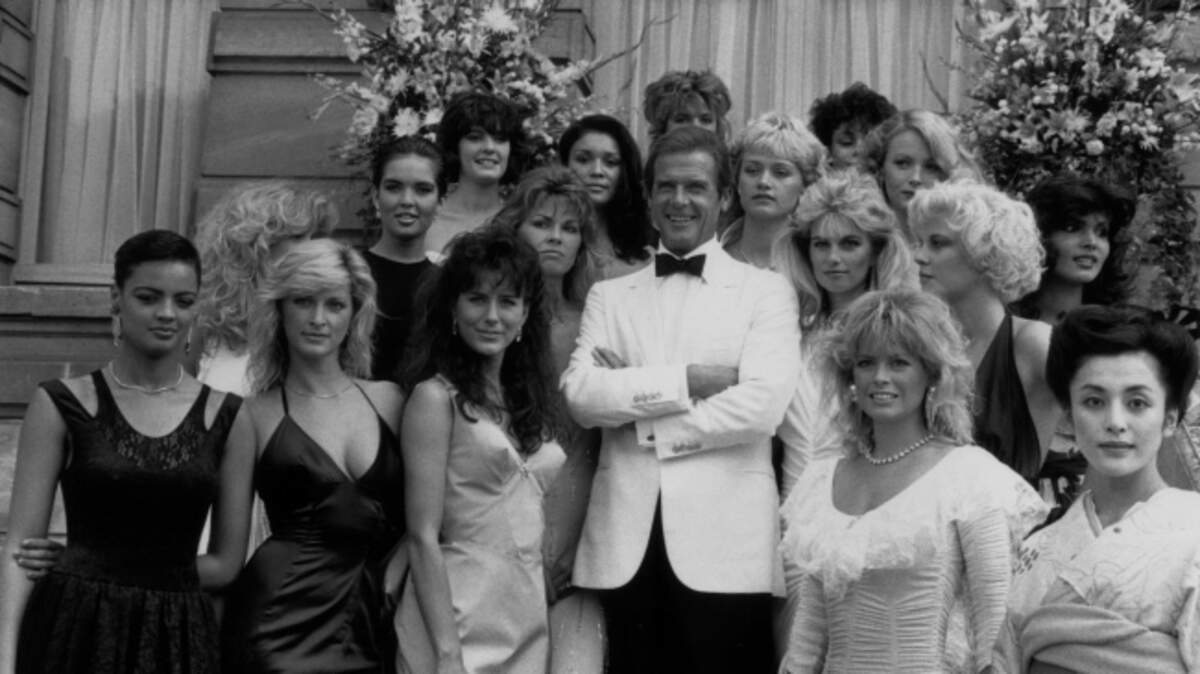 Roger Moore tops charts for Bond who’s had the most Illicit Encounters ...