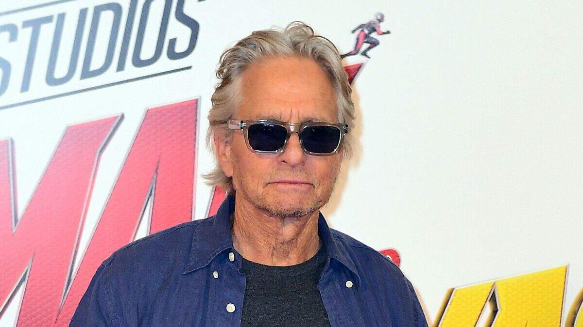 Netflix renews The Kominsky Method for a third and final season ...