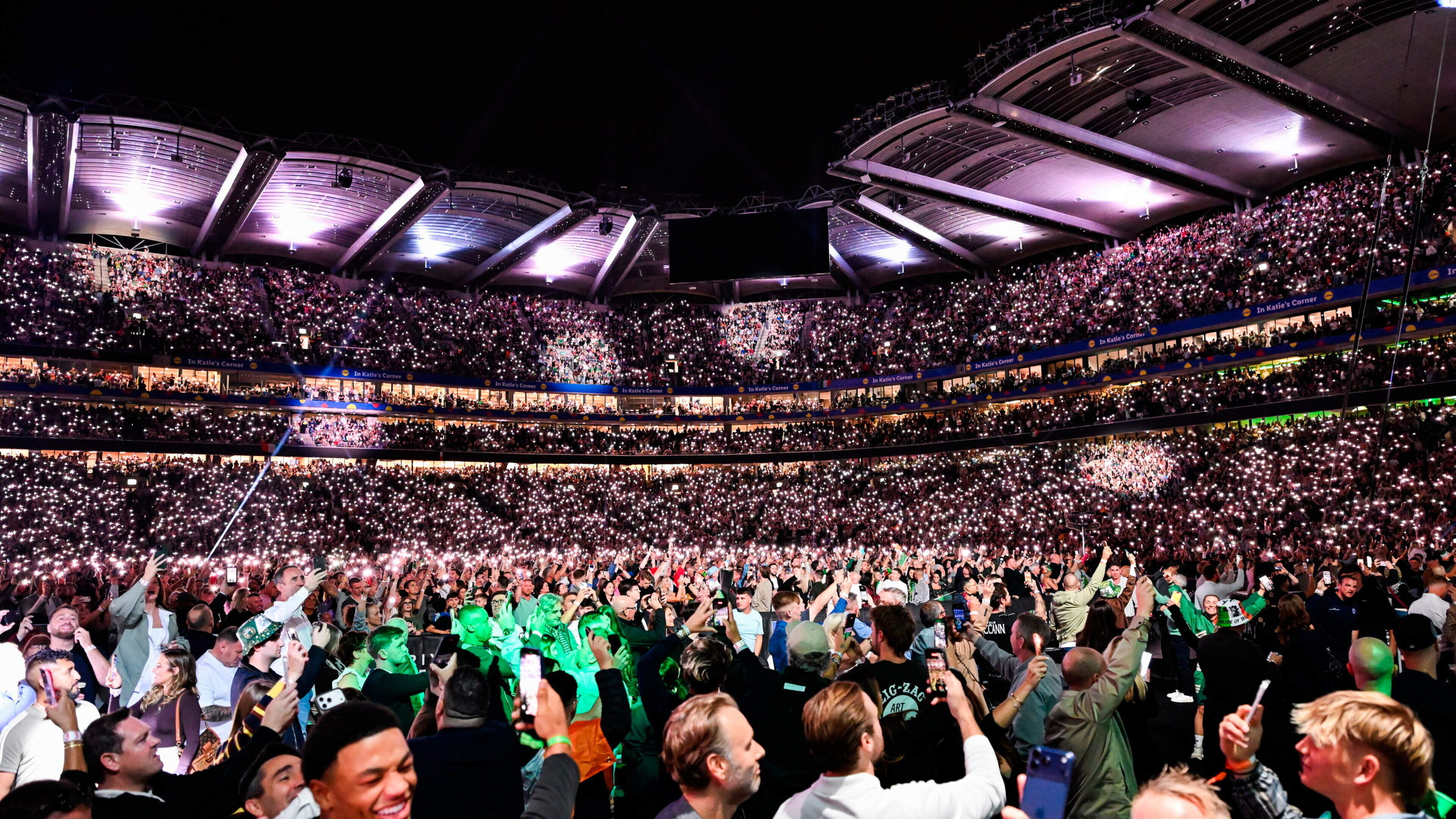 Updates from Croke Park as Irish boxing legend Katie Taylor fights Flora Pili in final fight